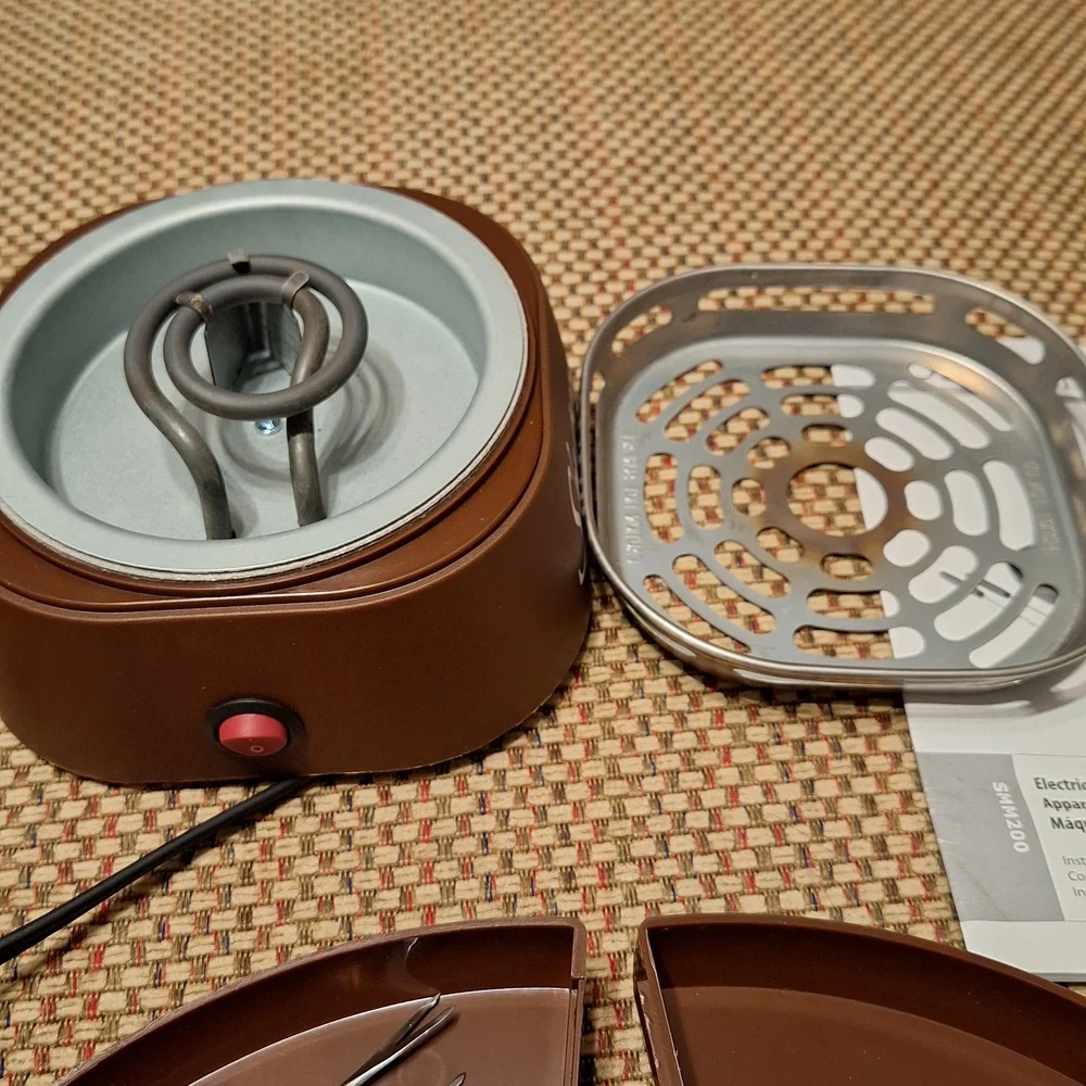 Nostalgia Electric S'mores Maker - Black and Silver